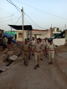 आधा दर्जन से अधिक ग्रामों में निकाला फ्लैग मार्च - 